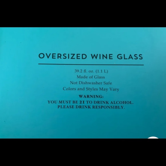 NIB-Fun oversized wine glass. Holds a whole bottle of wine 🍷🍷🍷🍷Clear glass - Picture 4 of 4